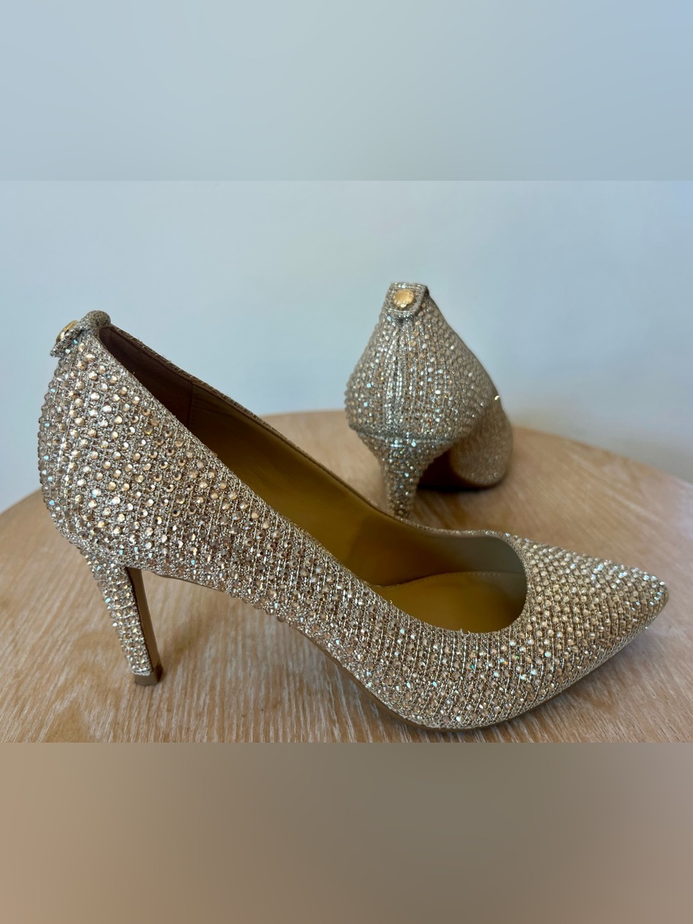 Michael Kors women’s size 6.5 Dorothy gold flex pump rhinestone 3” heel shoes
